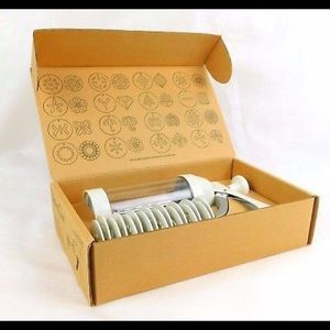 New Pampered Chef Cookie Press Cookie Maker